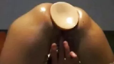 এইভাবে 18 বছর বয়সী pussies জোর করে চুদা চুদির ভিডিও পেটানো উচিত