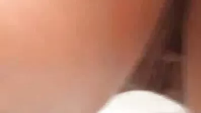 নিগ্রো তার তলোয়ারটি সরু-চোখের মেয়েটির মুখে এবং ভগতে নিক্ষেপ বাংলা সেক্সি চুদাচুদি করে।
