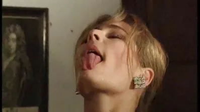আমার বড় boobs এবং বাংলা চুদাচুদি ভিডি clit চুম্বন ভালবাসে