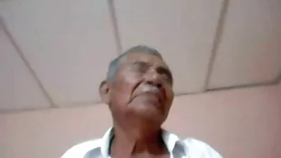 আর গুদ চুদা ভিডিও চশমায় তারা জ্বলছে।