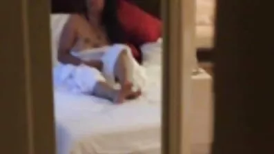 আমি একজন বাংলা চুদাচুদি sex অপরিচিত ব্যক্তিকে আমার ভগ খেলনা নিয়ন্ত্রণ করতে দিই।