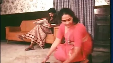 সৎ বোন প্রাতঃরাশের দেশি চুদাচুদি ভিডিও পরিবর্তে প্রচণ্ড উত্তেজনা পেয়েছিলেন।