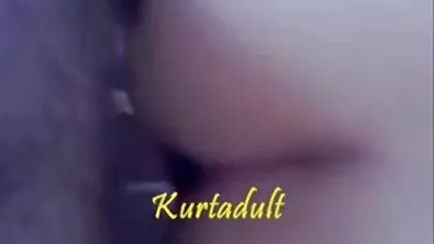 স্ত্রী বাংলা চুদাচুদির ভিডিও তার প্রেমিকার লিঙ্গকে শেষ ফোঁটা পর্যন্ত দুধ দেয়
